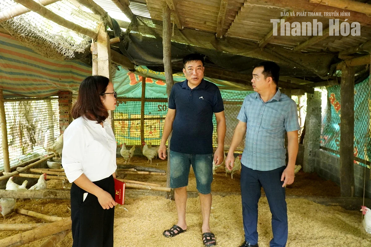 Đảng trao niềm tin, cán bộ trẻ dựng xây bản làng (Bài 3): Nữ trưởng bản sáng họp xã, chiều gặp dân, tối họp cấp ủy