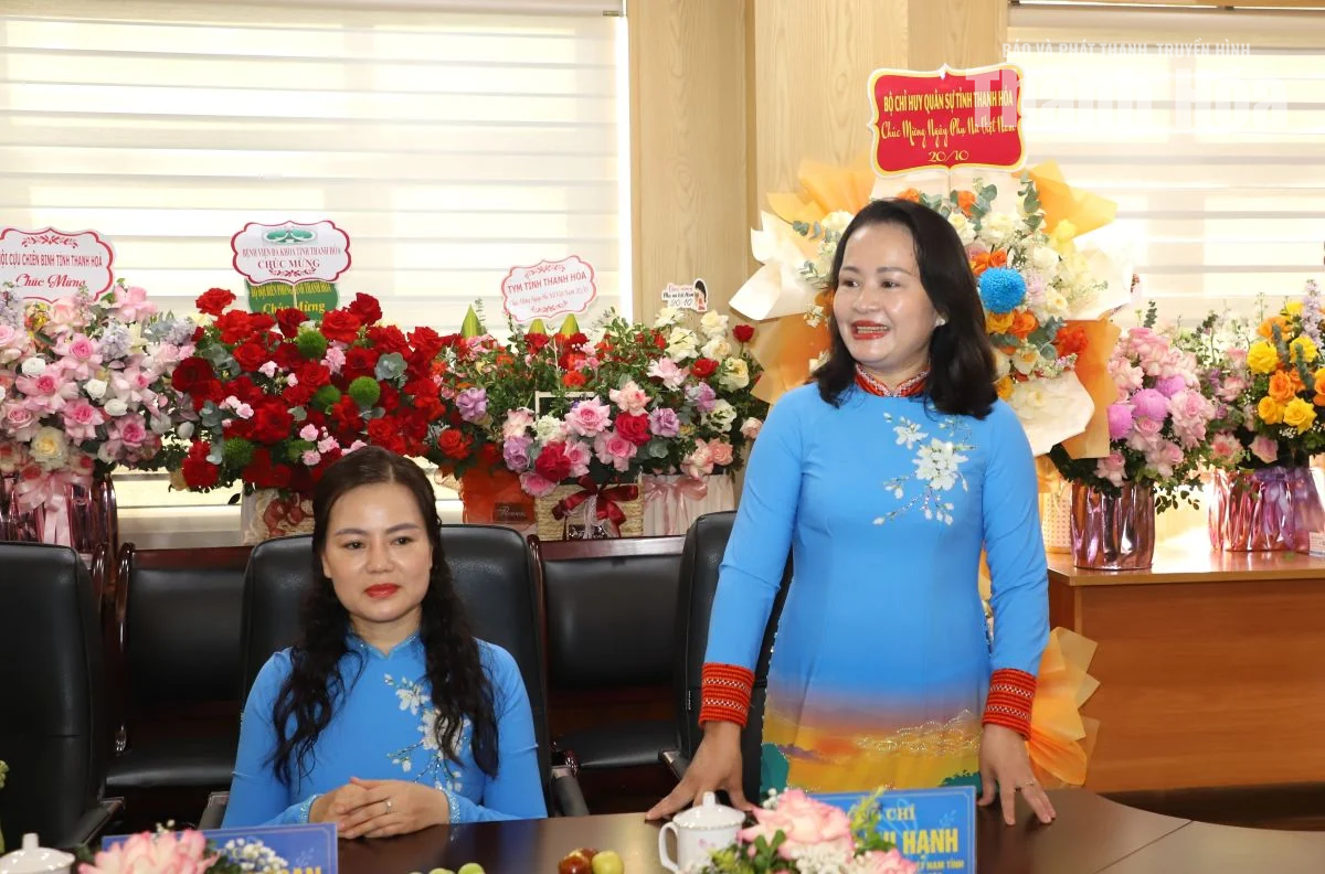 Phó Bí thư Tỉnh ủy Trịnh Tuấn Sinh chúc mừng Hội Liên hiệp Phụ nữ tỉnh nhân Ngày Phụ nữ Việt Nam 20/10