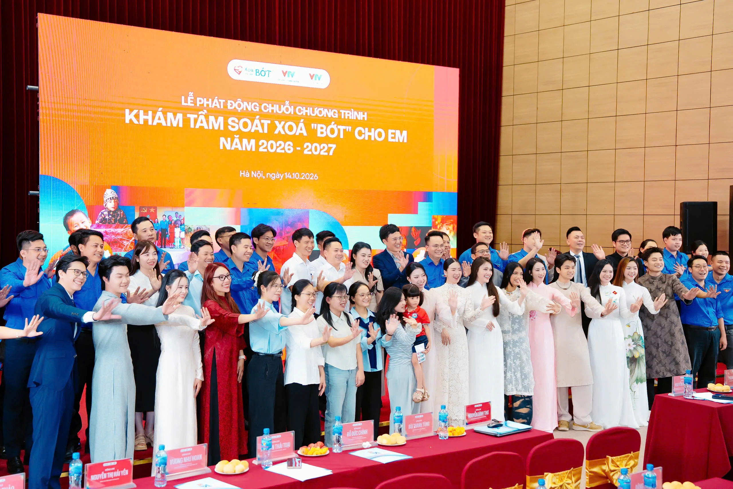 Top 12 Sao Mai 2026 lan tỏa yêu thương qua chương trình “Xóa bớt cho em”