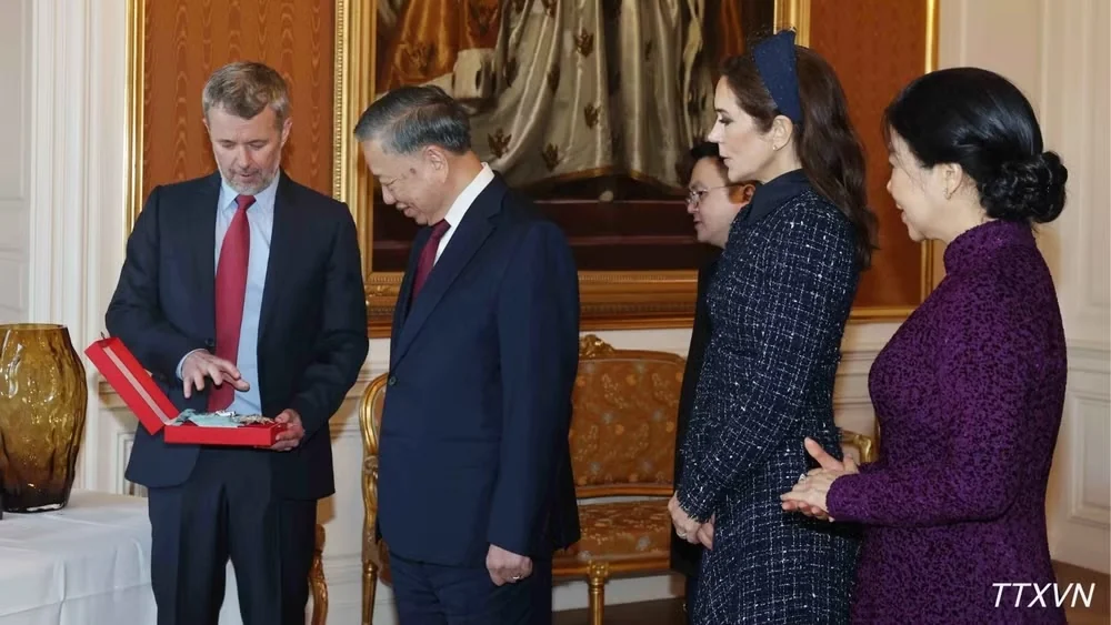 Tổng Bí thư, Chủ tịch nước Tô Lâm nhận Huân chương cao quý của Vương quốc Đan Mạch