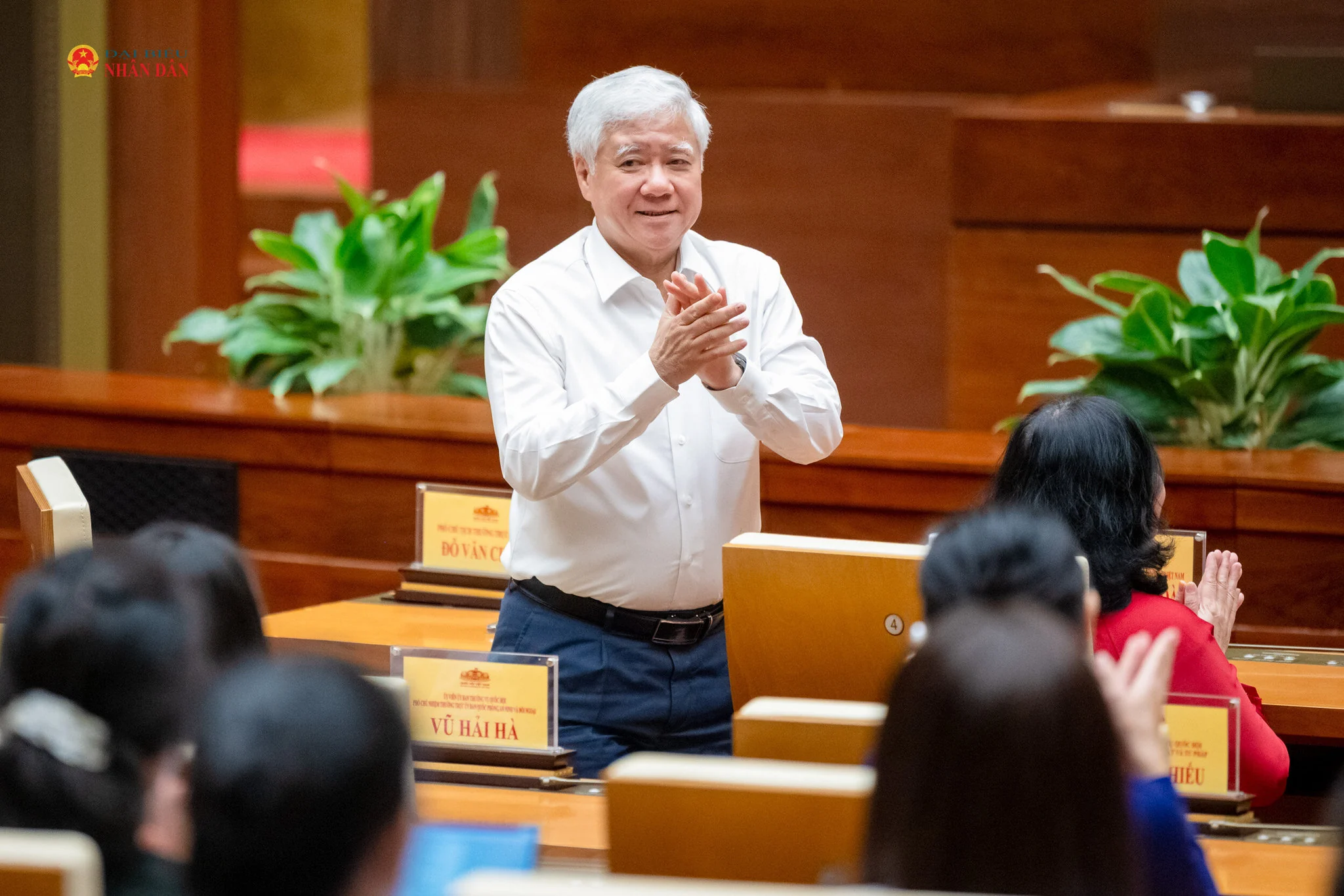 Thủ tướng Lê Minh Hưng và Chủ tịch Quốc hội Trần Thanh Mẫn gặp mặt nữ đại biểu Quốc hội