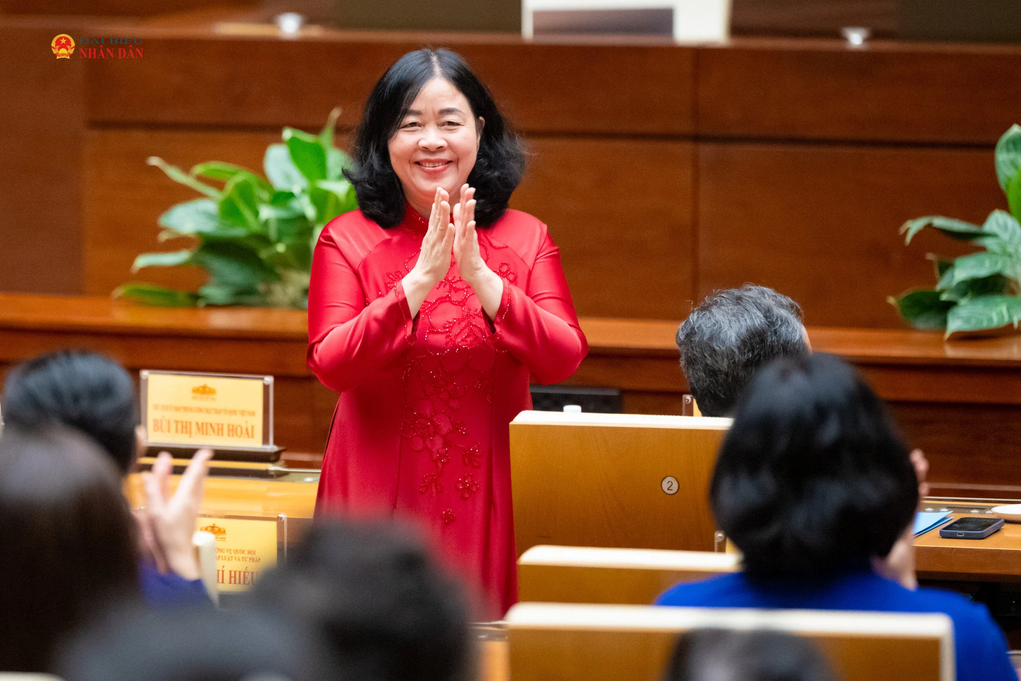 Thủ tướng Lê Minh Hưng và Chủ tịch Quốc hội Trần Thanh Mẫn gặp mặt nữ đại biểu Quốc hội