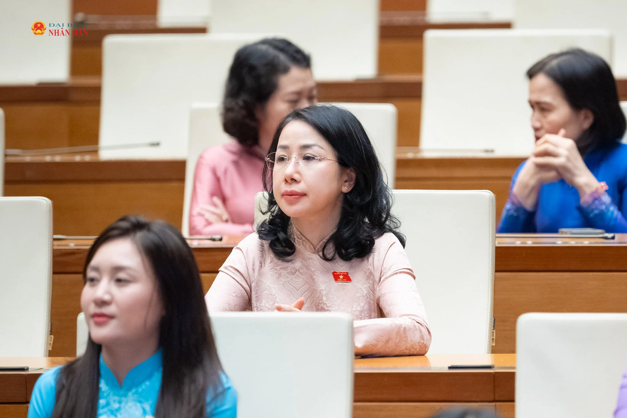 Thủ tướng Lê Minh Hưng và Chủ tịch Quốc hội Trần Thanh Mẫn gặp mặt nữ đại biểu Quốc hội