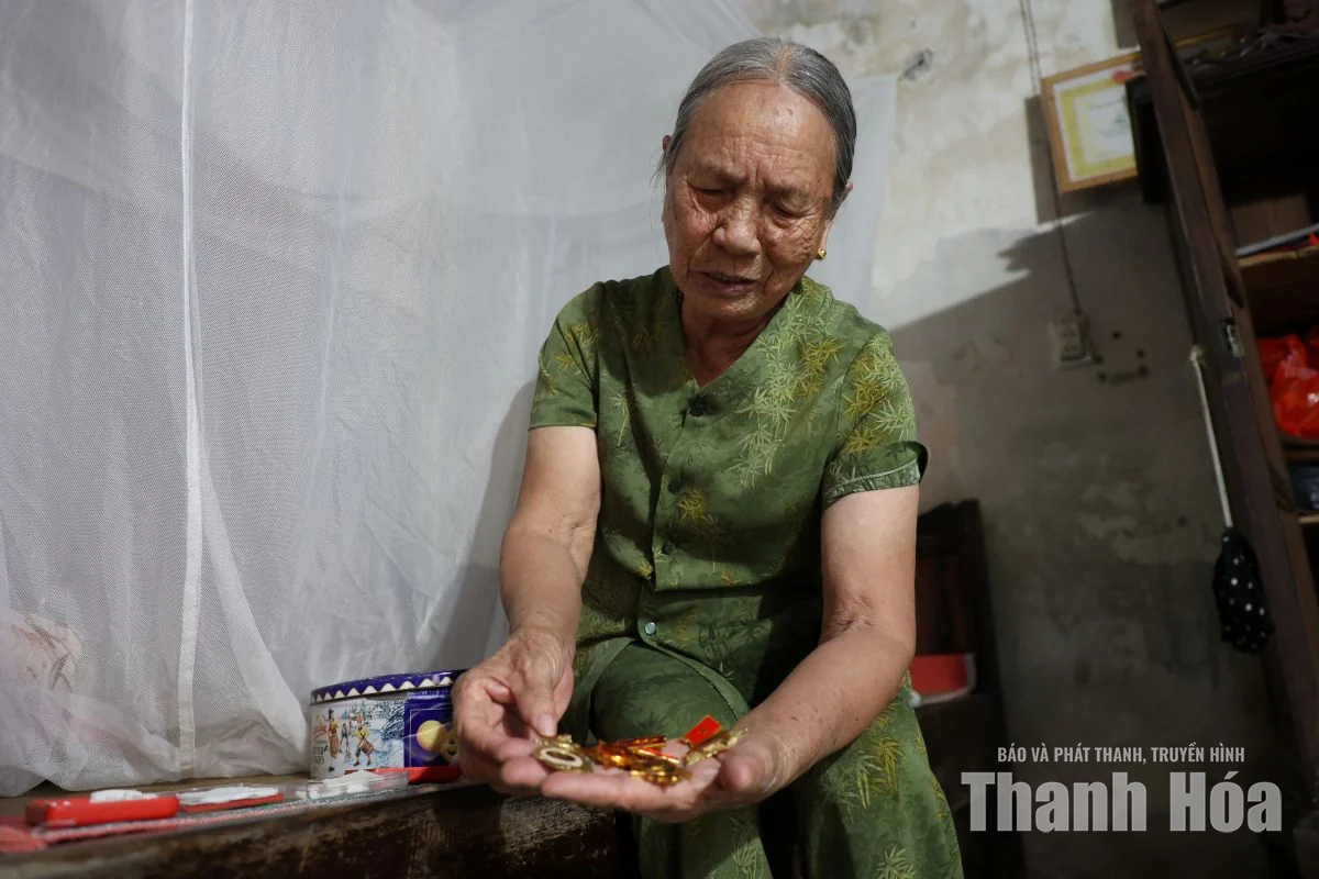 Hoa trên sóng Lạch Bạng (Bài cuối): Một đời lo việc làng, việc nhà
