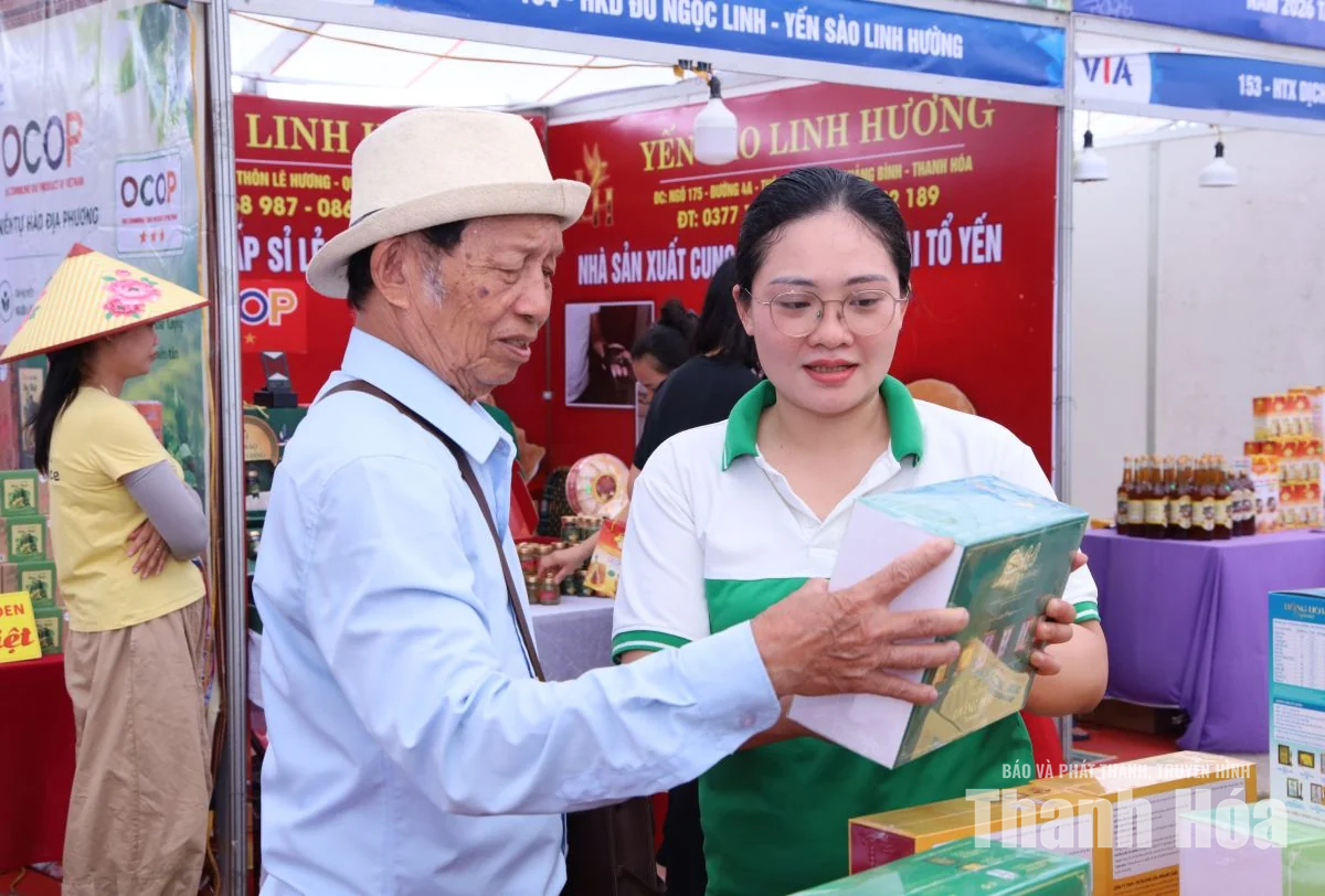 Hội chợ hàng công nghiệp nông thôn tiêu biểu đạt&nbsp;25 tỷ đồng doanh thu