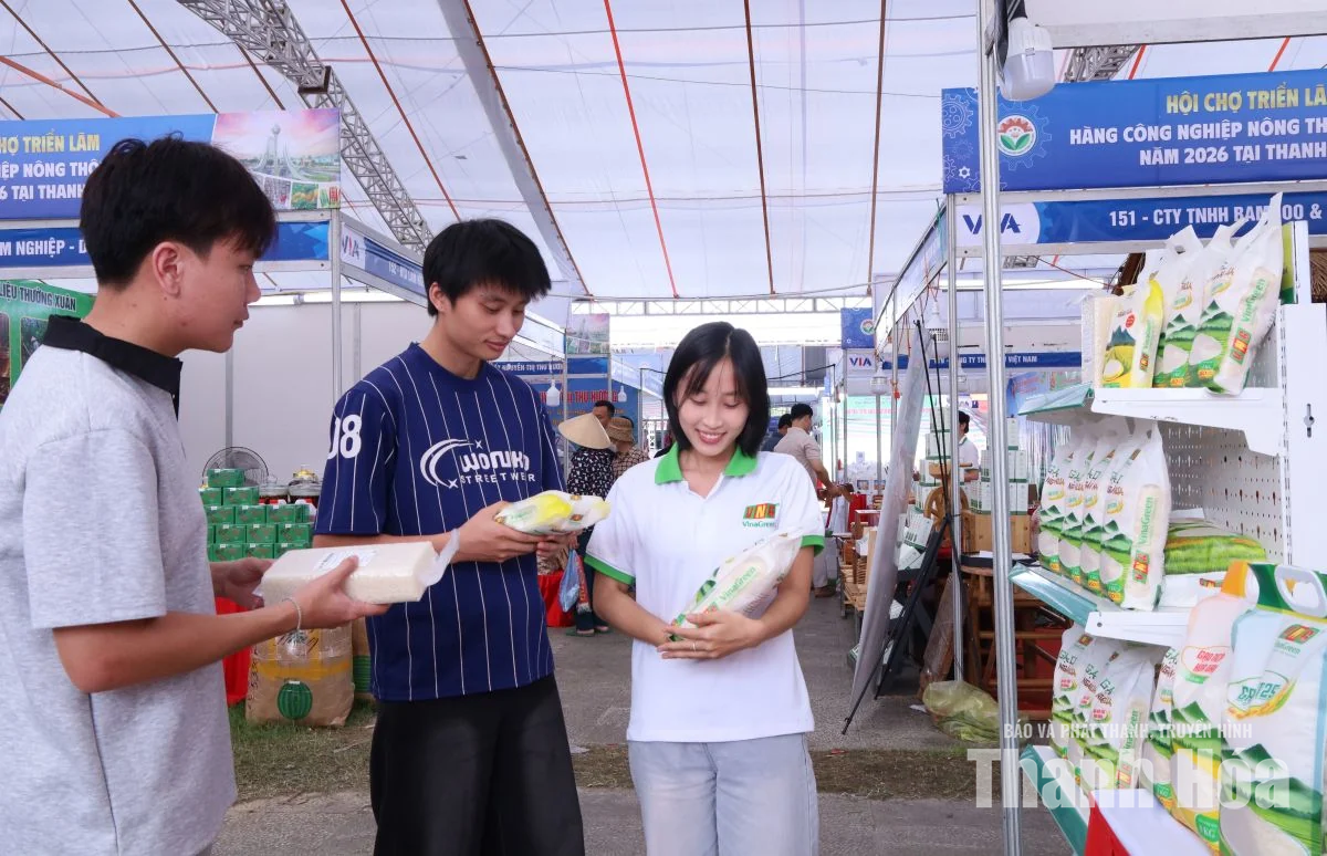 Hội chợ hàng công nghiệp nông thôn tiêu biểu đạt&nbsp;25 tỷ đồng doanh thu