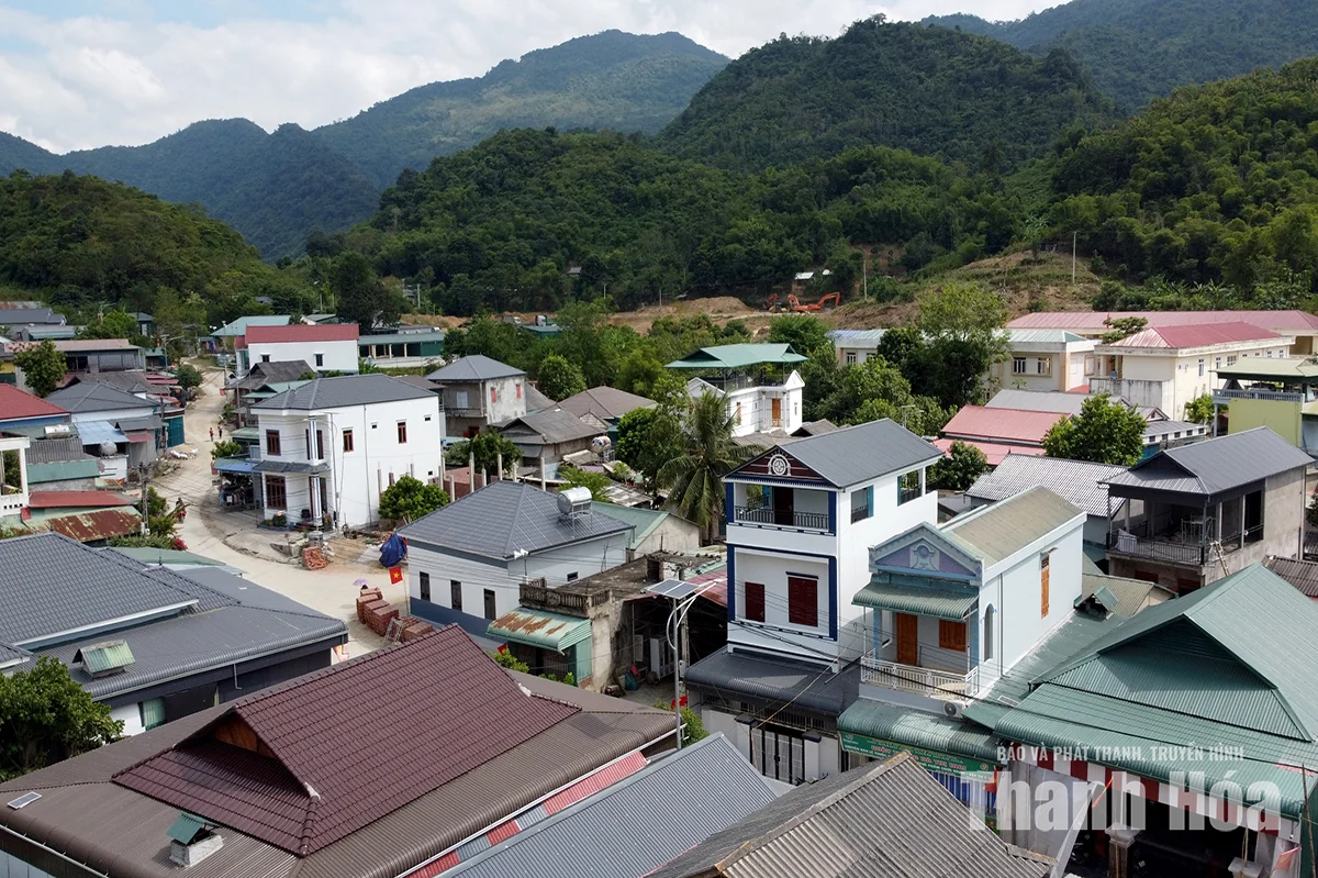 Đảng trao niềm tin, cán bộ trẻ dựng xây bản làng (Bài 2): Trưởng bản 9X vận động thanh niên đi xuất khẩu lao động