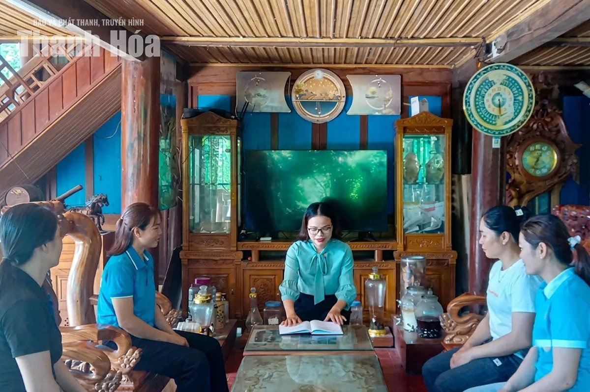 Đảng trao niềm tin, cán bộ trẻ dựng xây bản làng (Bài 3): Nữ trưởng bản sáng họp xã, chiều gặp dân, tối họp cấp ủy