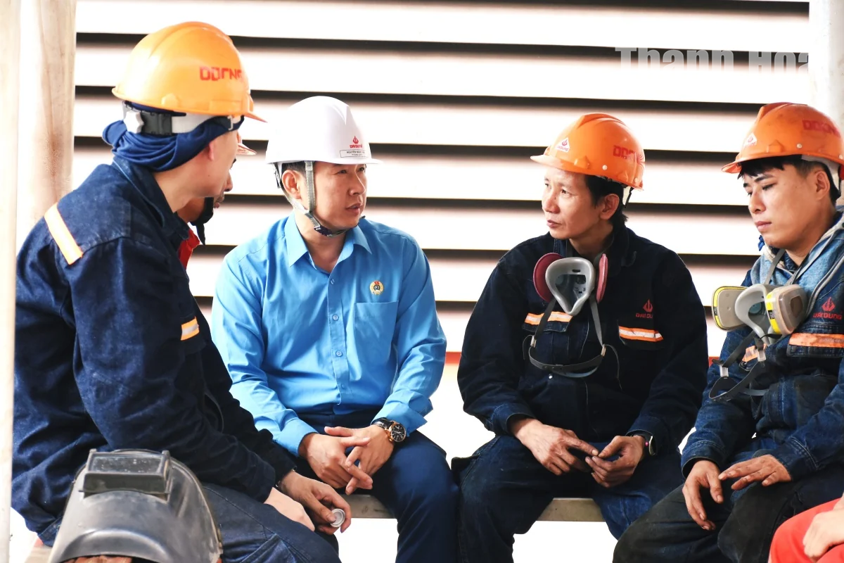 Người thợ hàn giỏi nghề, say mê sáng tạo