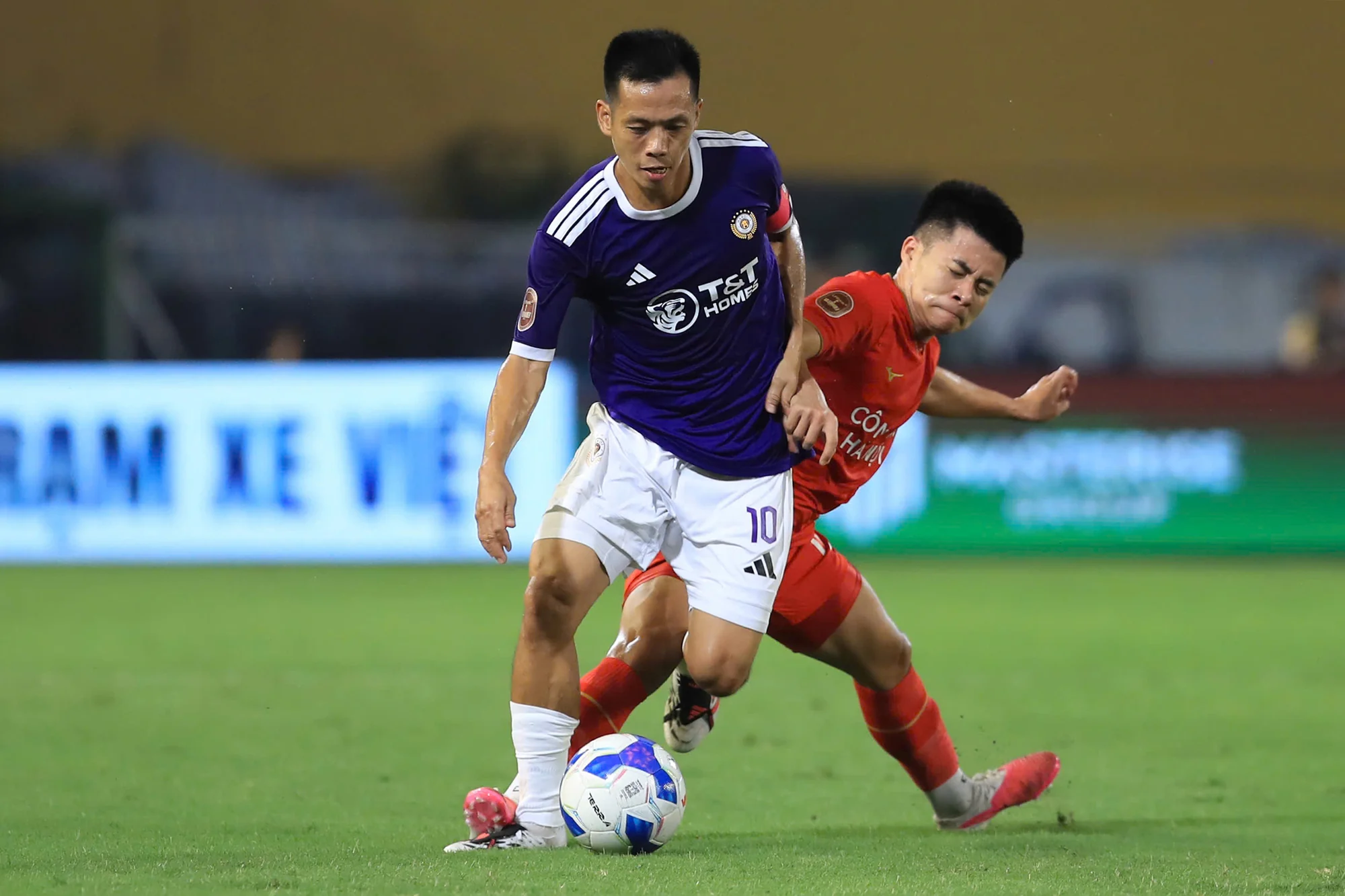 Hà Nội FC thắng derby Thủ đô; Điều kiện để Cristiano Ronaldo trở lại đội tuyển Bồ Đào Nha