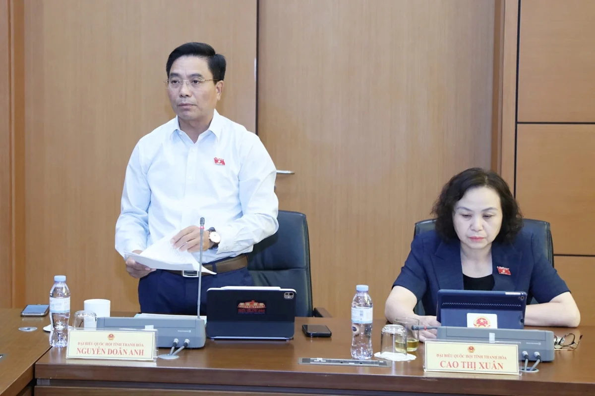 Đại biểu Quốc hội tỉnh Thanh Hoá góp ý vào các dự án luật