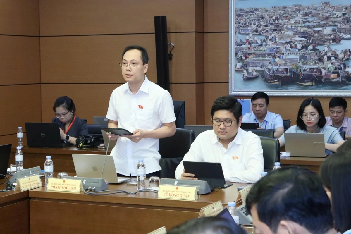 Đại biểu Quốc hội tỉnh Thanh Hoá góp ý vào các dự án luật