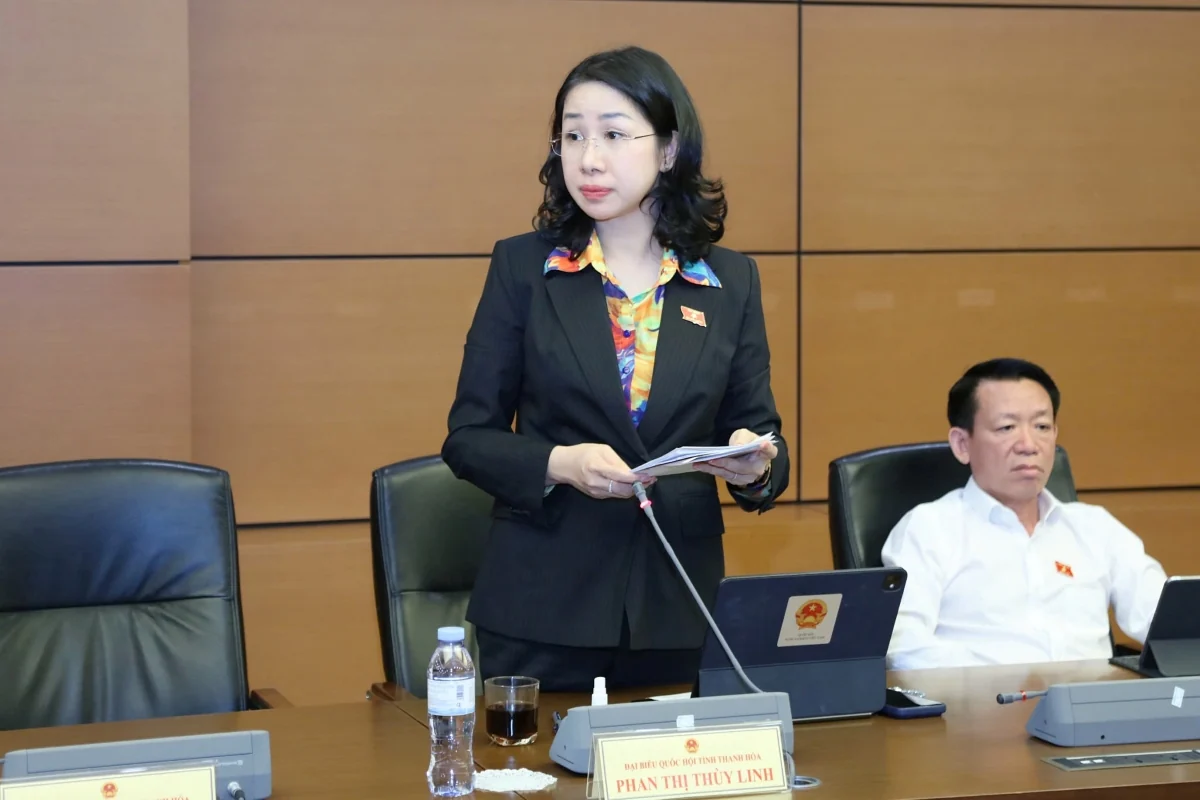 Đại biểu Quốc hội tỉnh Thanh Hoá góp ý vào các dự án luật