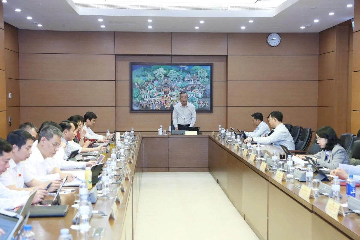Đại biểu Quốc hội tỉnh Thanh Hóa góp ý vào các dự án luật