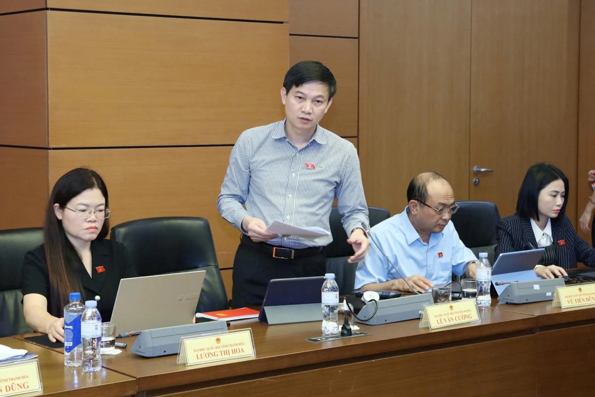 Đại biểu Quốc hội tỉnh Thanh Hóa góp ý vào các dự án luật