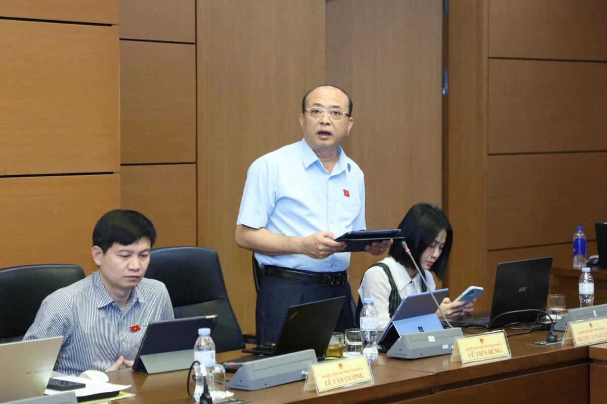 Đại biểu Quốc hội tỉnh Thanh Hóa góp ý vào các dự án luật
