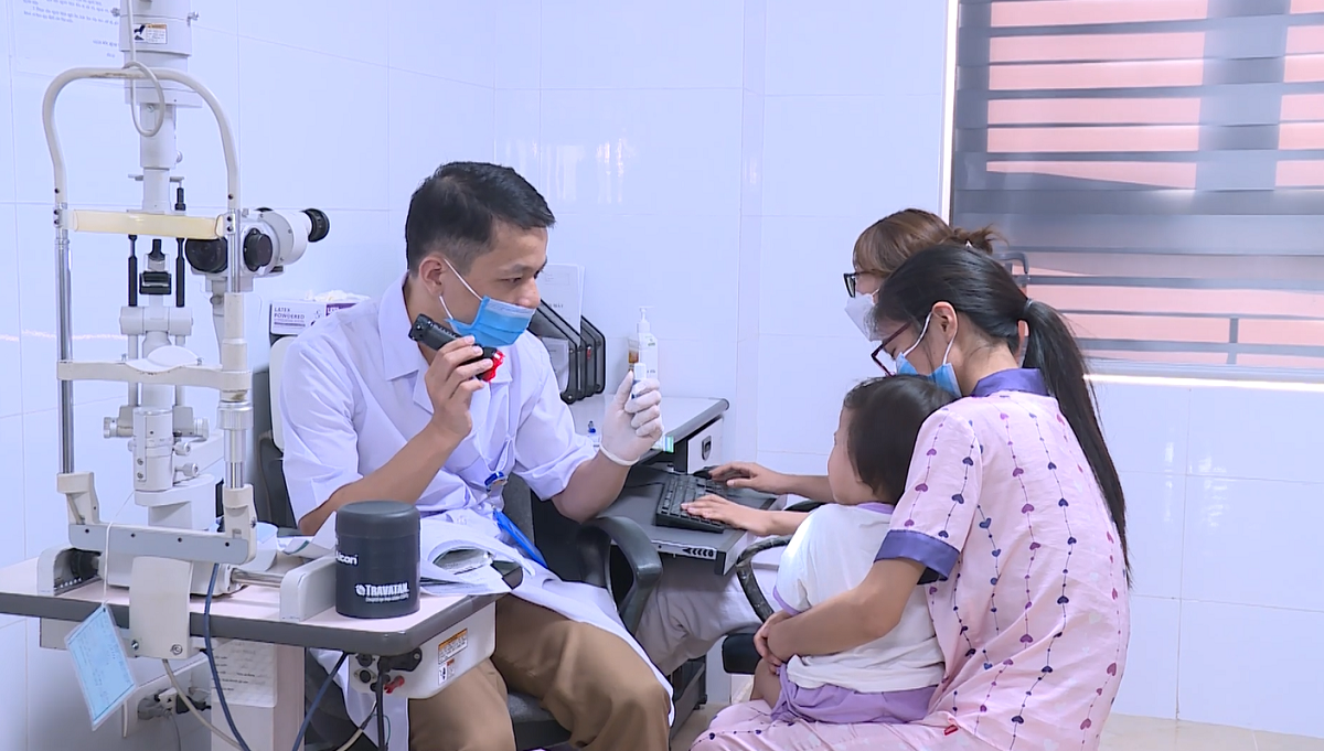 Nâng cao kiến thức chăm sóc sức khỏe đôi mắt cho trẻ