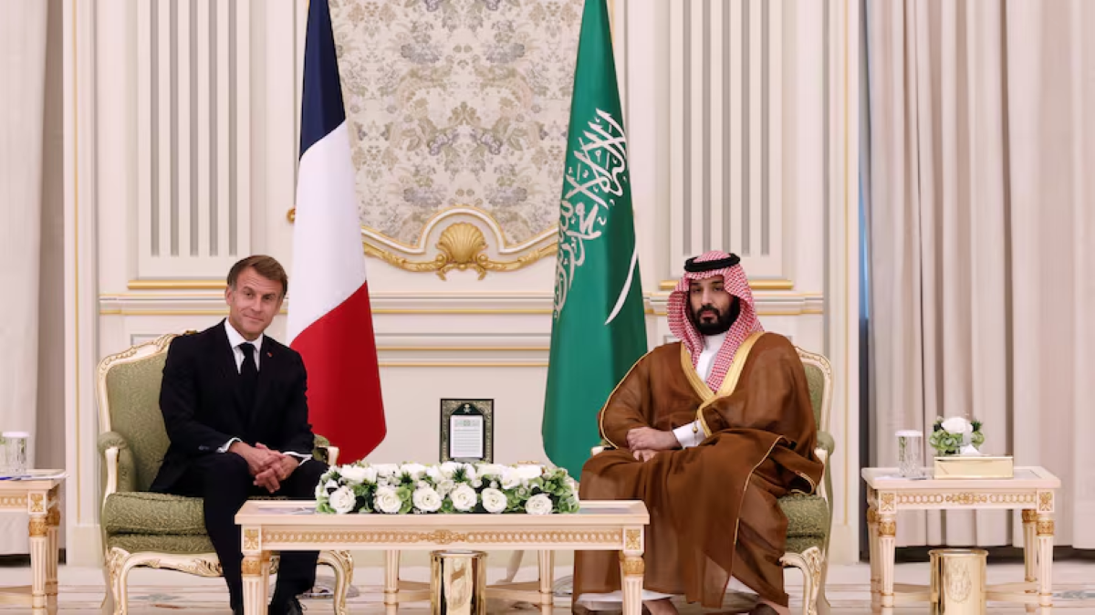 Pháp sát cánh cùng Saudi Arabia trước sức ép an ninh và năng lượng