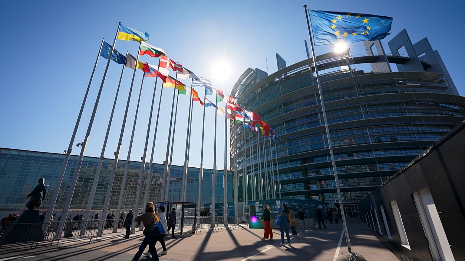 EU kiên định lập trường trừng phạt Nga, không nhập lại khí đốt