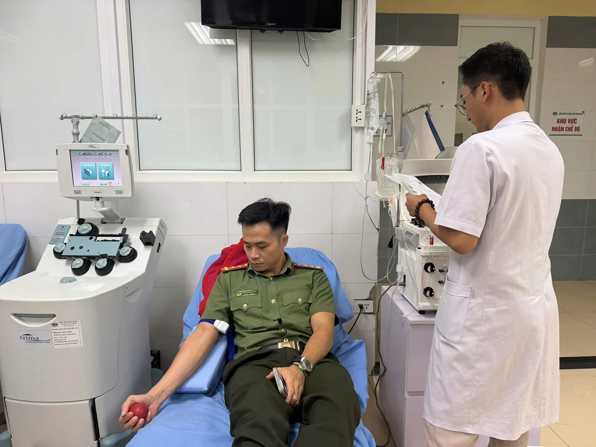 3 cán bộ, chiến sĩ Công an tỉnh kịp thời hiến máu cứu người