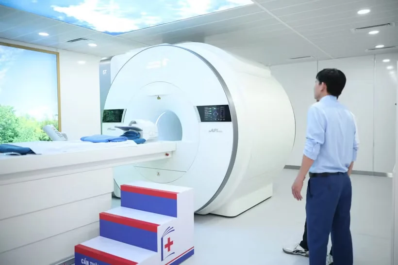 Lắp đặt Hệ thống MRI 5T toàn thân dùng trong lâm sàng đầu tiên tại Việt Nam