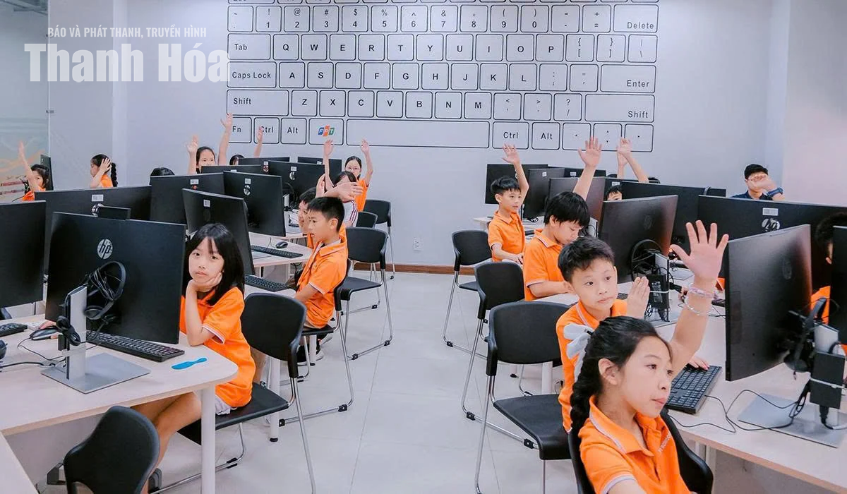 Khơi dậy niềm đam mê nghiên cứu khoa học, lập trình và robotics trong thế hệ trẻ