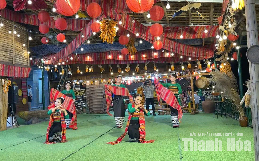 Người dân là chủ thể hay chỉ là người phục vụ?