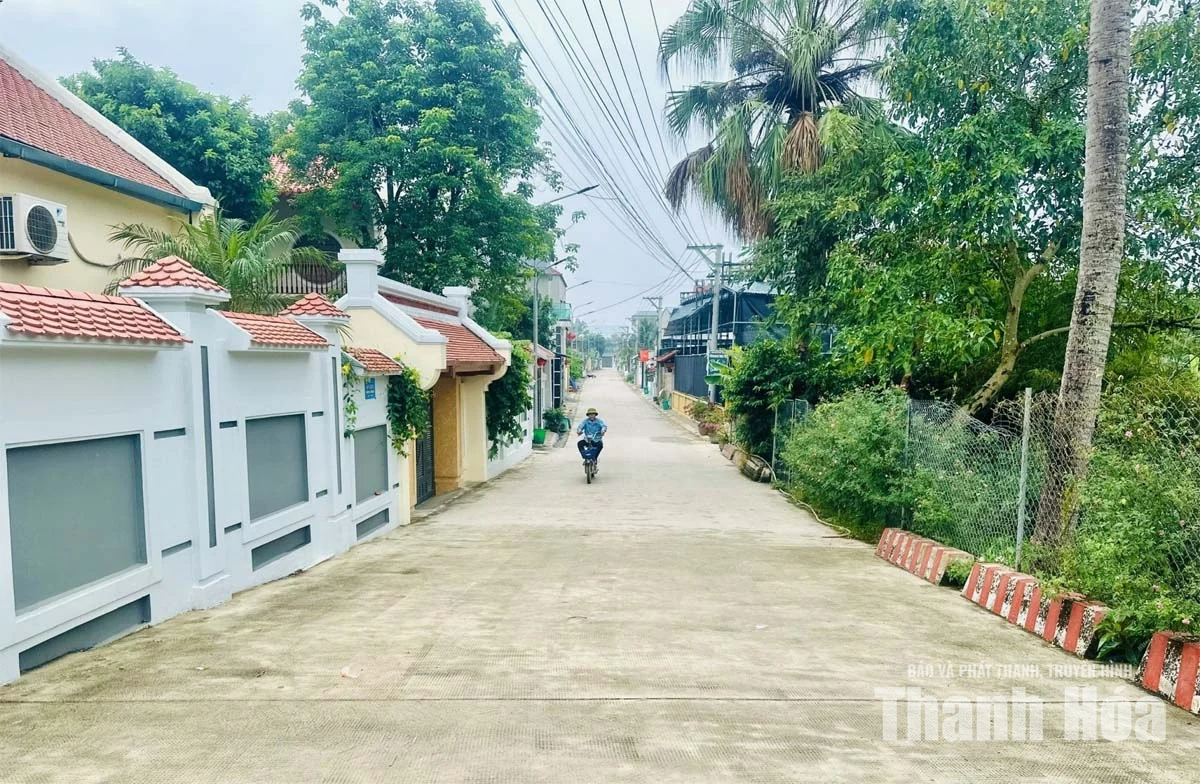 Những con đường rộng mở từ lòng dân