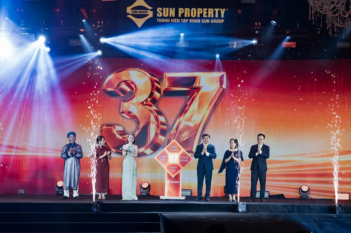Hơn 1.000 khách mời tham dự sự kiện ra mắt Sun Glory Residence, giải mã không gian sống đậm “khí Nghệ, chất Vinh”