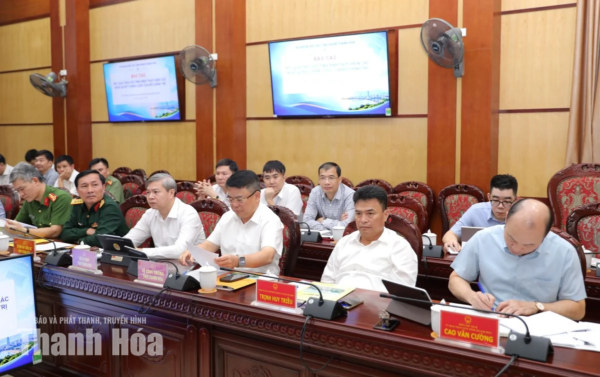 Đánh giá tình hình thực hiện các nghị quyết chiến lược của Bộ Chính trị