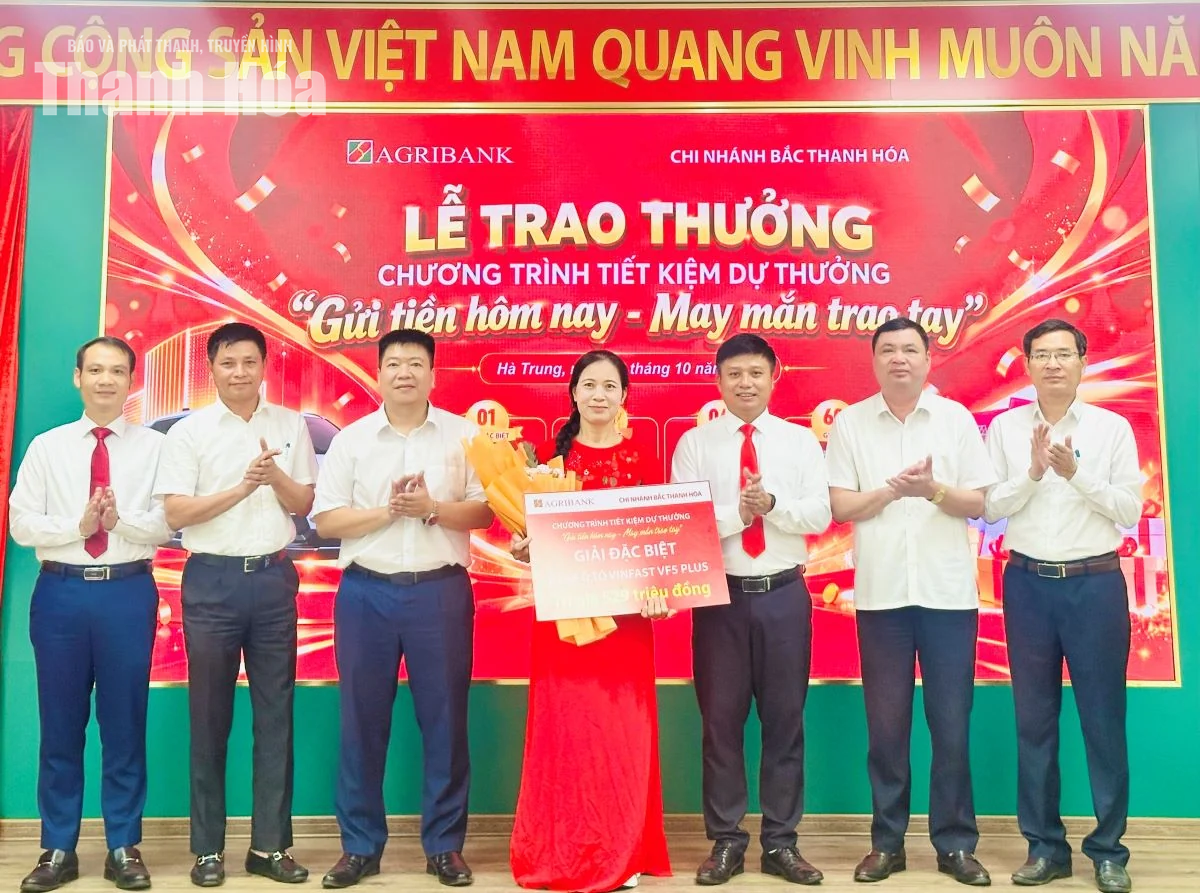 Agribank Bắc Thanh Hóa trao thưởng chương trình tiết kiệm dự thưởng