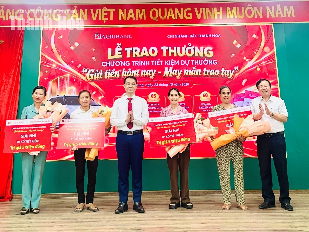Agribank Bắc Thanh Hóa trao thưởng chương trình tiết kiệm dự thưởng