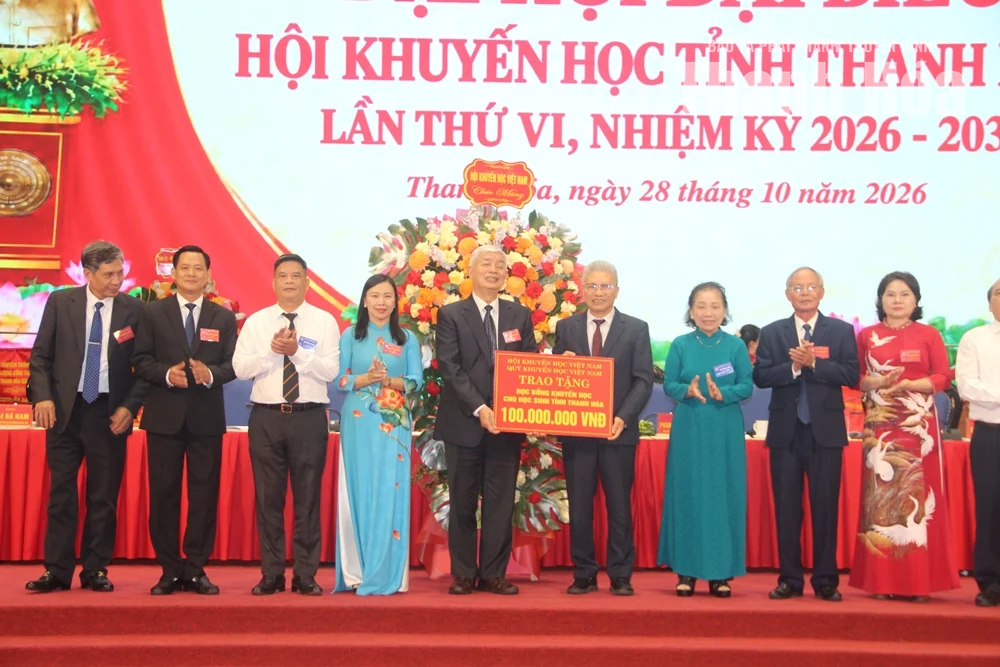 Tiếp tục đẩy mạnh phong trào khuyến học, khuyến tài, xây dựng xã hội học tập