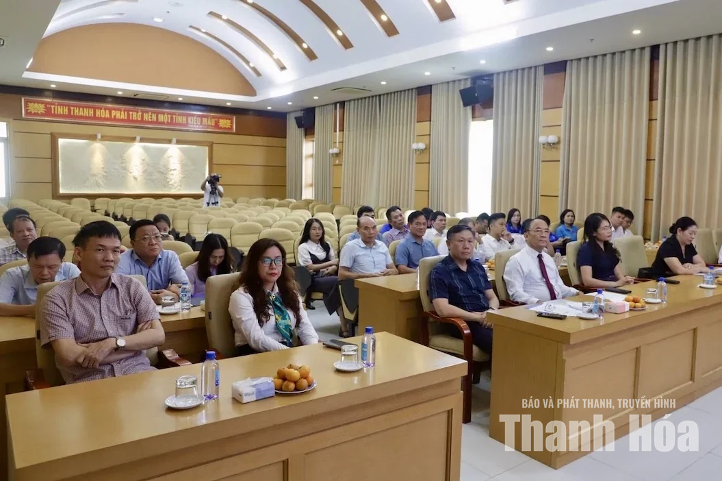 Tiếp nhận 500 triệu đồng hỗ trợ đóng bảo hiểm y tế cho người có hoàn cảnh khó khăn