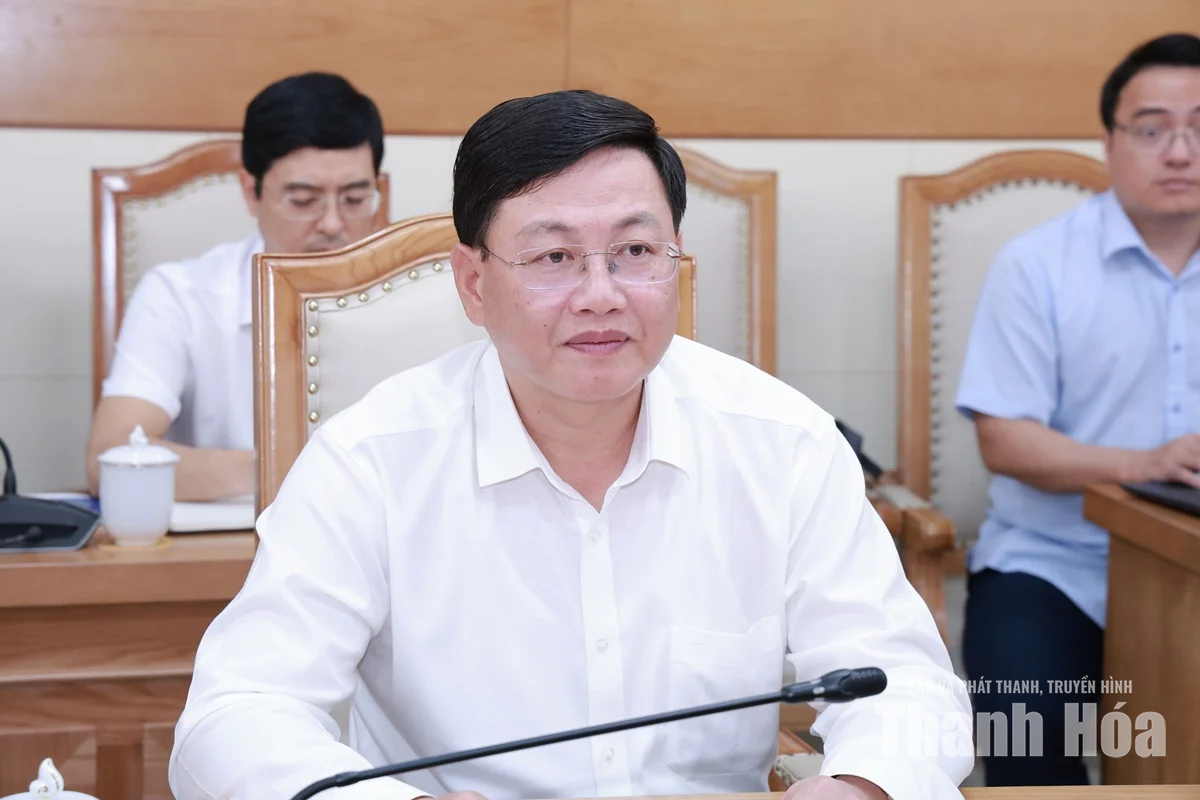 Phó Chủ tịch Thường trực UBND tỉnh Mai Xuân Liêm làm việc với Tập đoàn Chimcomplex