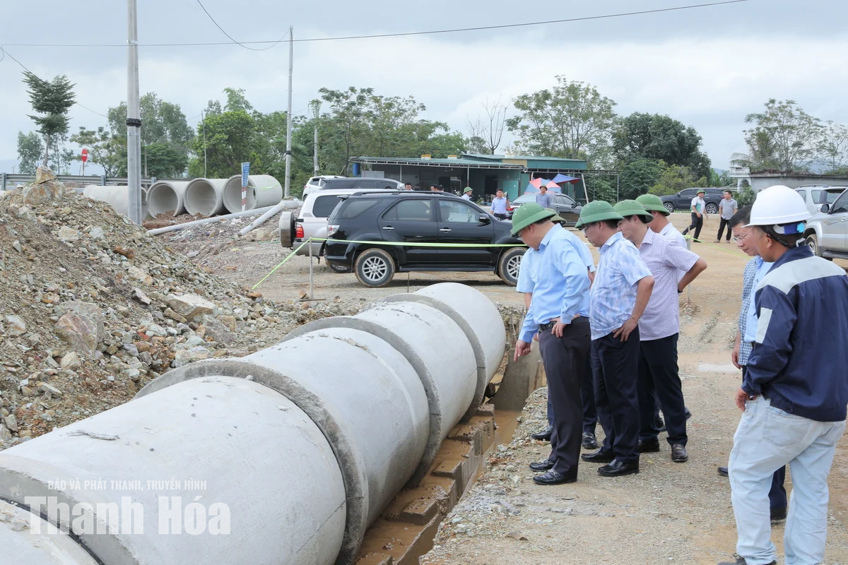 Tập trung nhân lực, thiết bị thi công các dự án đầu tư công trọng điểm