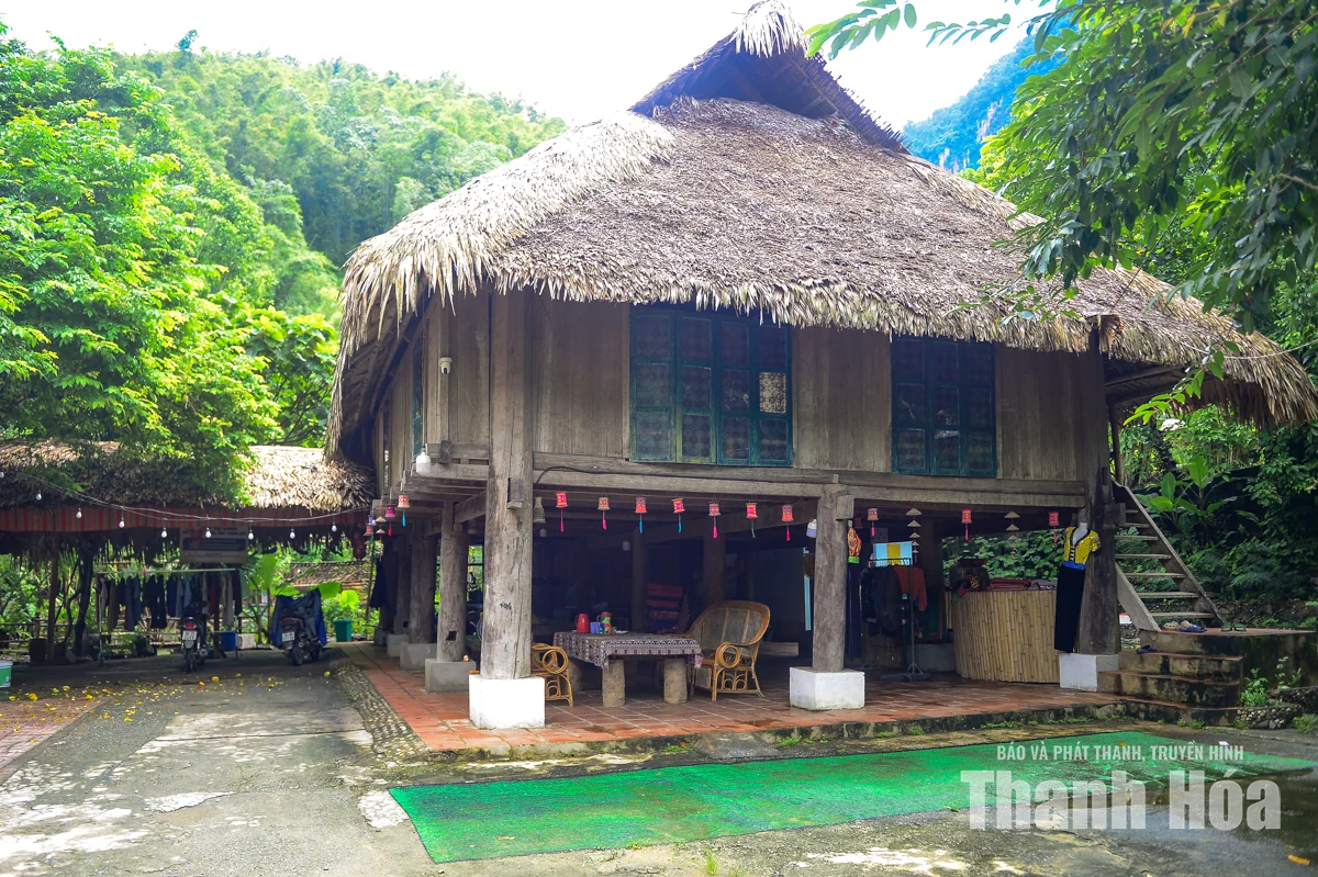 Nếp nhà sàn giữ hồn bản Thái nơi miền Tây xứ Thanh