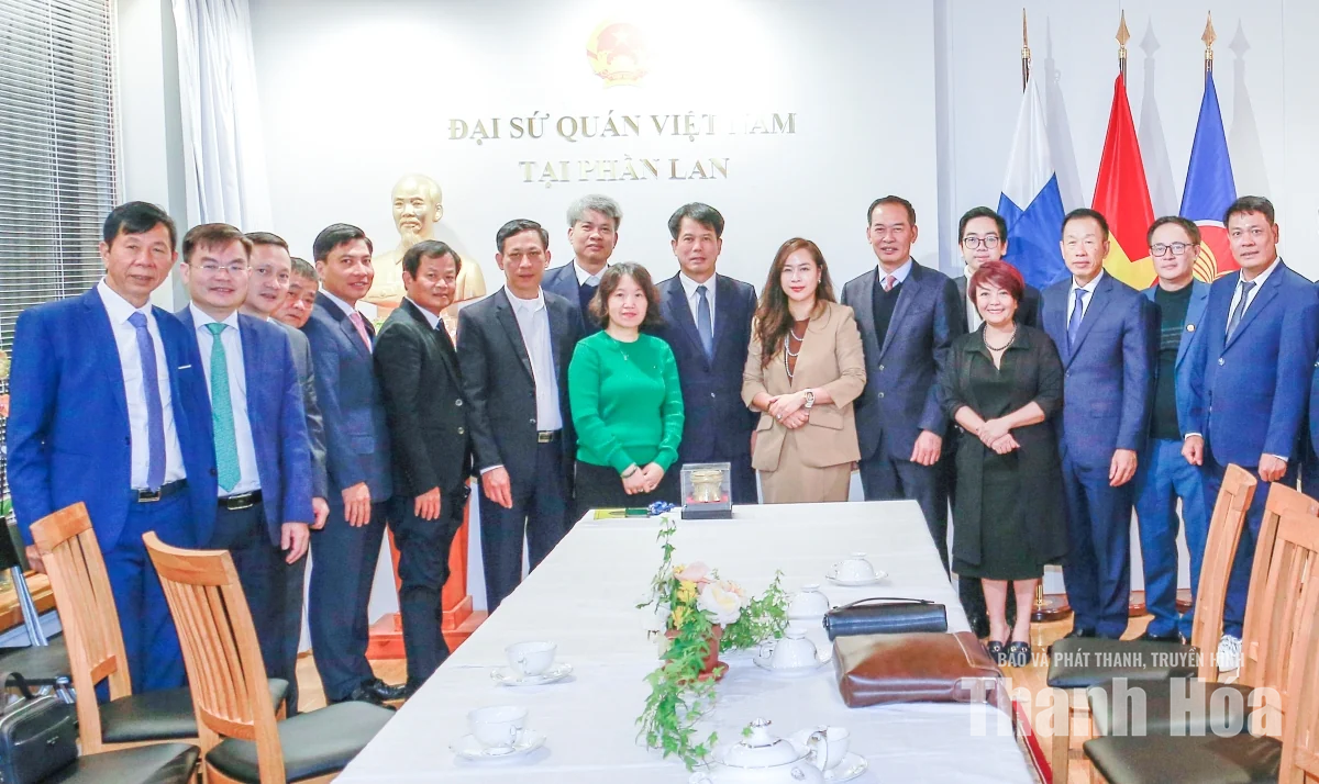 Đoàn công tác tỉnh Thanh Hóa làm việc với Đại sứ quán Việt Nam tại Phần Lan