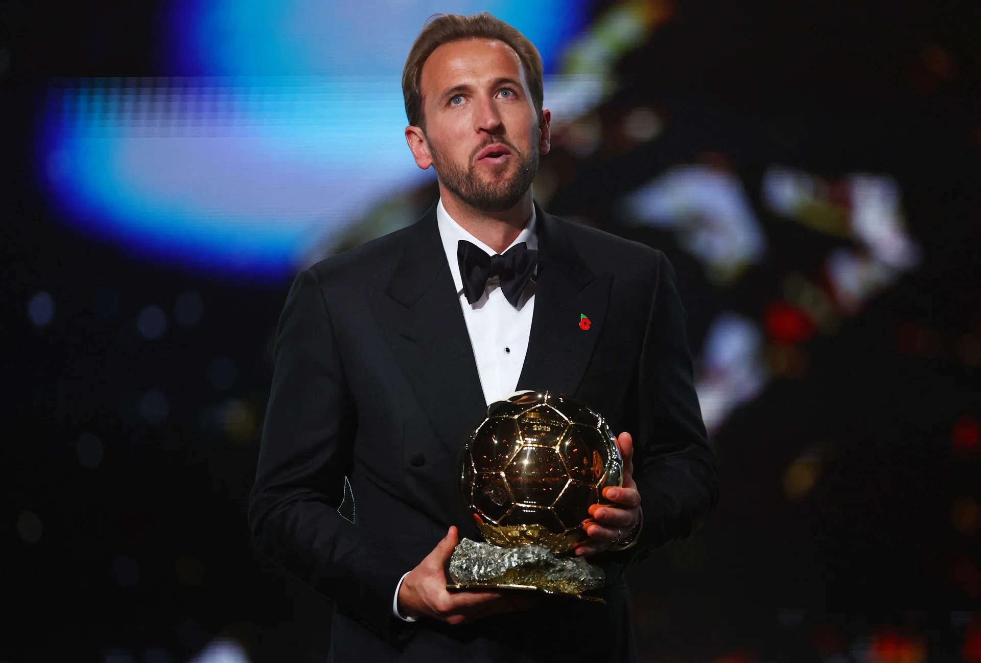 Harry Kane giành Quả bóng vàng 2026; V.League 2026/27 khốc liệt chặng mở màn