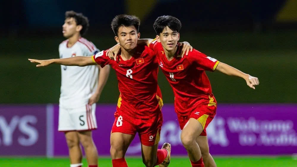 Lịch thi đấu V.League hôm nay (30/10); Nhà Glazer nổi giận với Sir Jim Ratcliffe