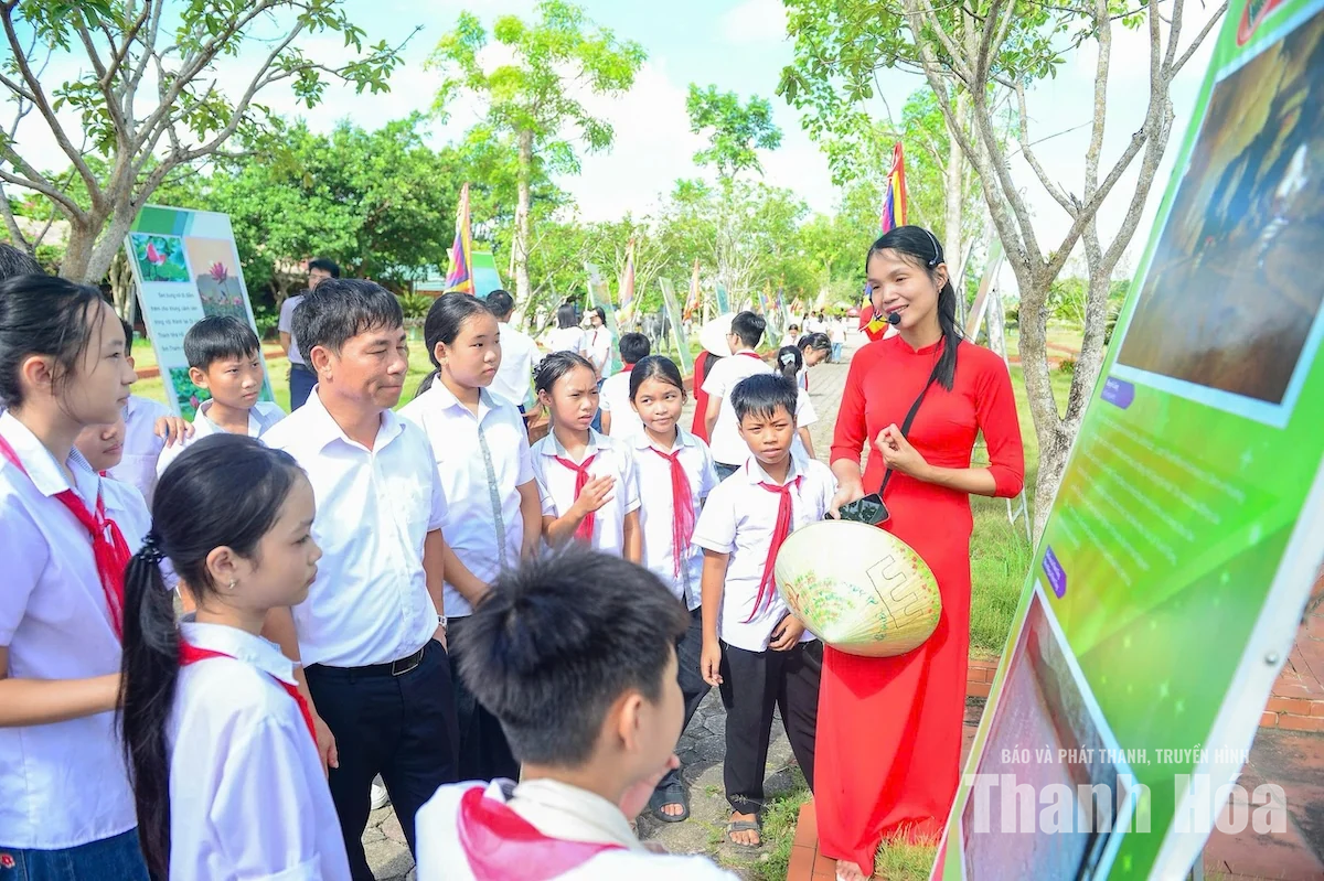 Giáo dục di sản, nuôi dưỡng tình yêu đất nước