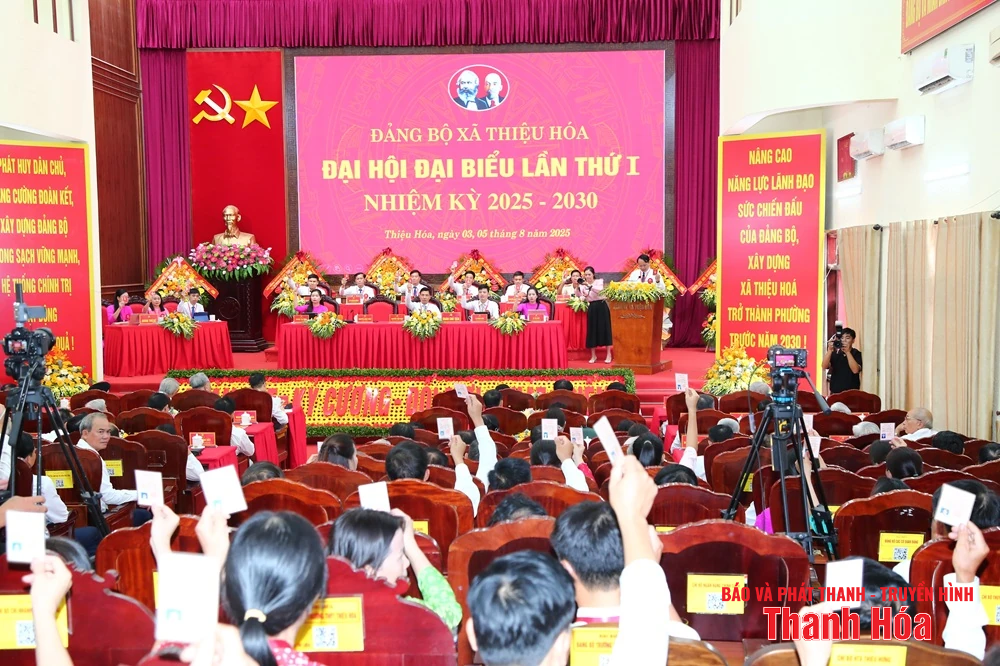 Phó Bí thư Thường trực Tỉnh ủy Lại Thế Nguyên dự Đại hội đại biểu Đảng bộ xã Thiệu Hóa