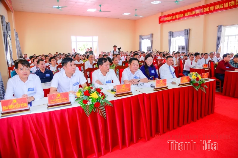 Phó Chủ tịch Thường trực UBND tỉnh Nguyễn Văn Thi dự Đại hội đại biểu Đảng bộ xã Hóa Quỳ