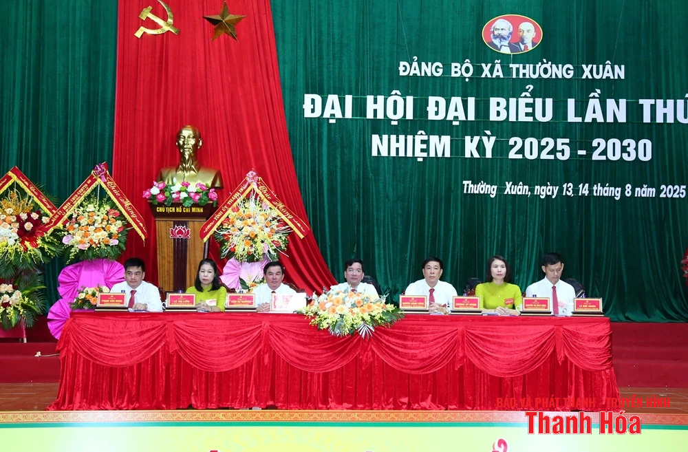 Phó Bí thư Thường trực Tỉnh ủy Lại Thế Nguyên dự Đại hội đại biểu Đảng bộ xã Thường Xuân