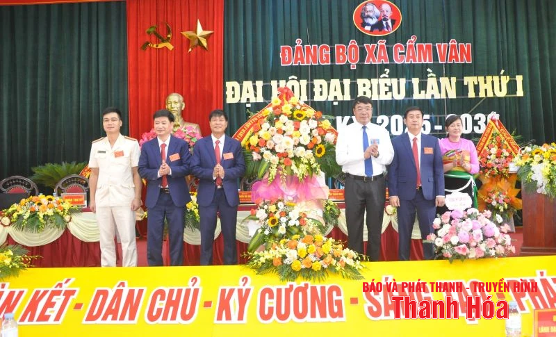 Phát huy tinh thần đoàn kết, xây dựng xã Cẩm Vân phát triển nhanh, bền vững