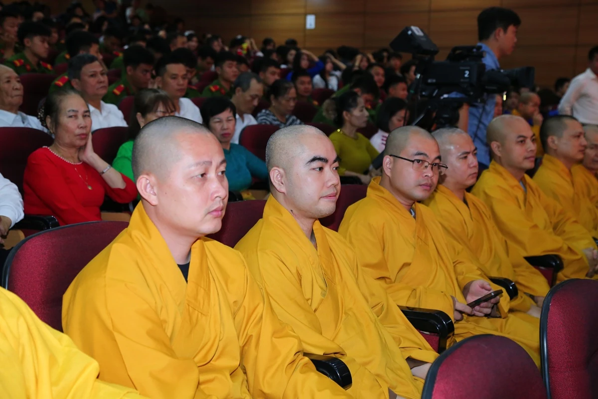 Chương trình nghệ thuật chào mừng thành công Đại hội đại biểu Đảng bộ tỉnh lần thứ XX