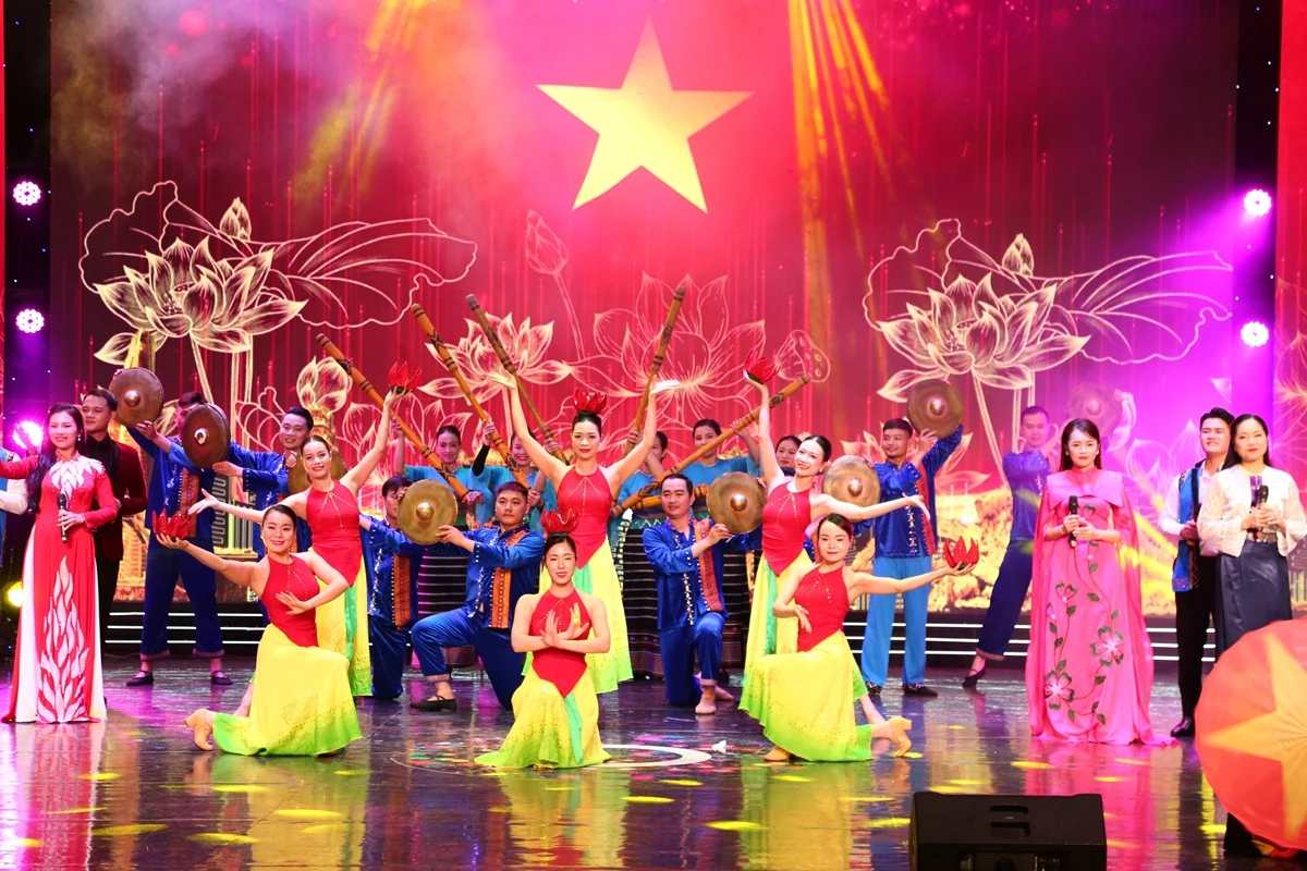 Chương trình nghệ thuật chào mừng thành công Đại hội đại biểu Đảng bộ tỉnh lần thứ XX