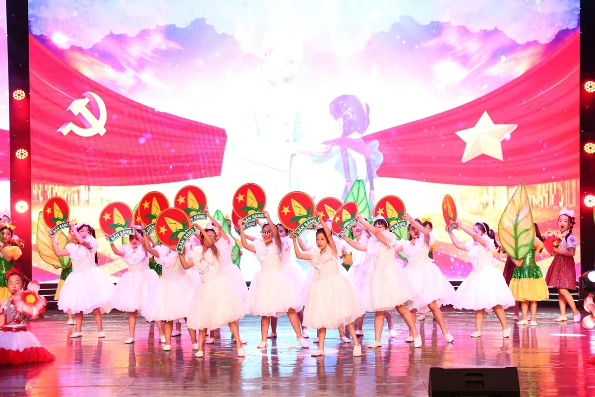 Chương trình nghệ thuật chào mừng thành công Đại hội đại biểu Đảng bộ tỉnh lần thứ XX