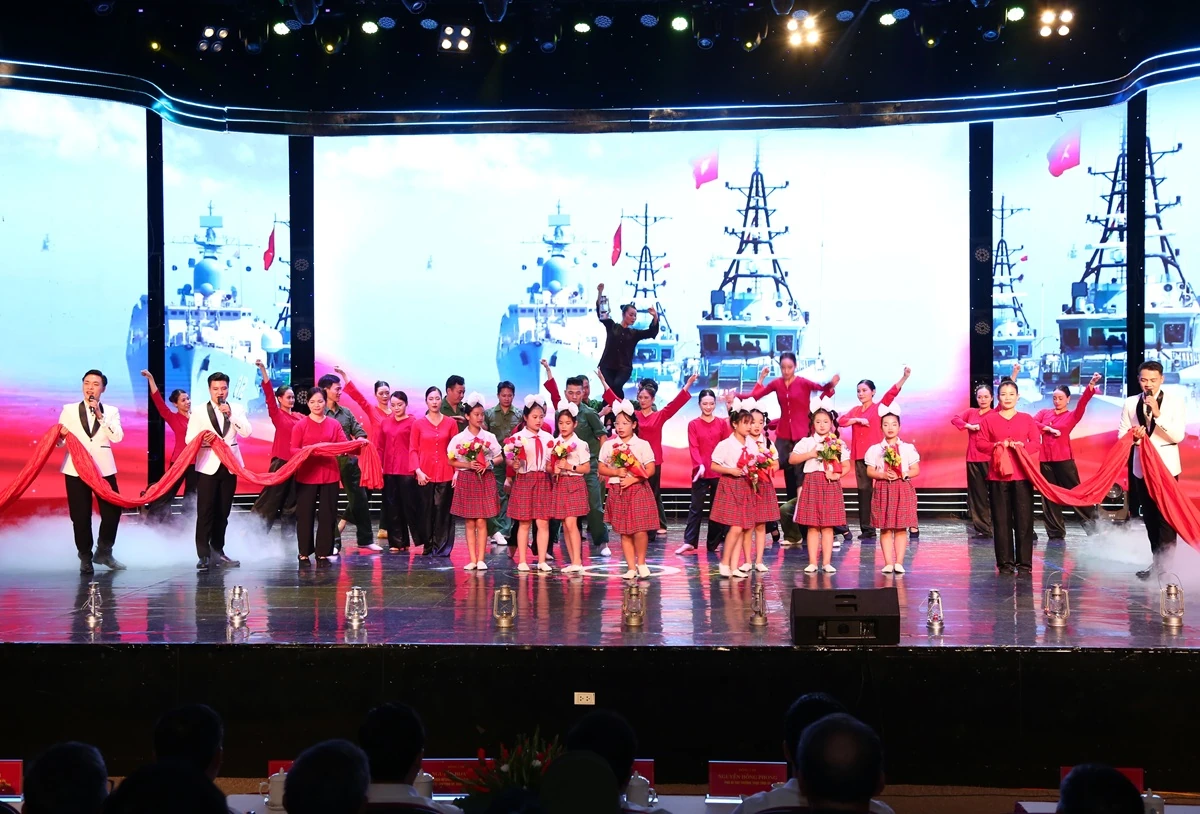 Chương trình nghệ thuật chào mừng thành công Đại hội đại biểu Đảng bộ tỉnh lần thứ XX