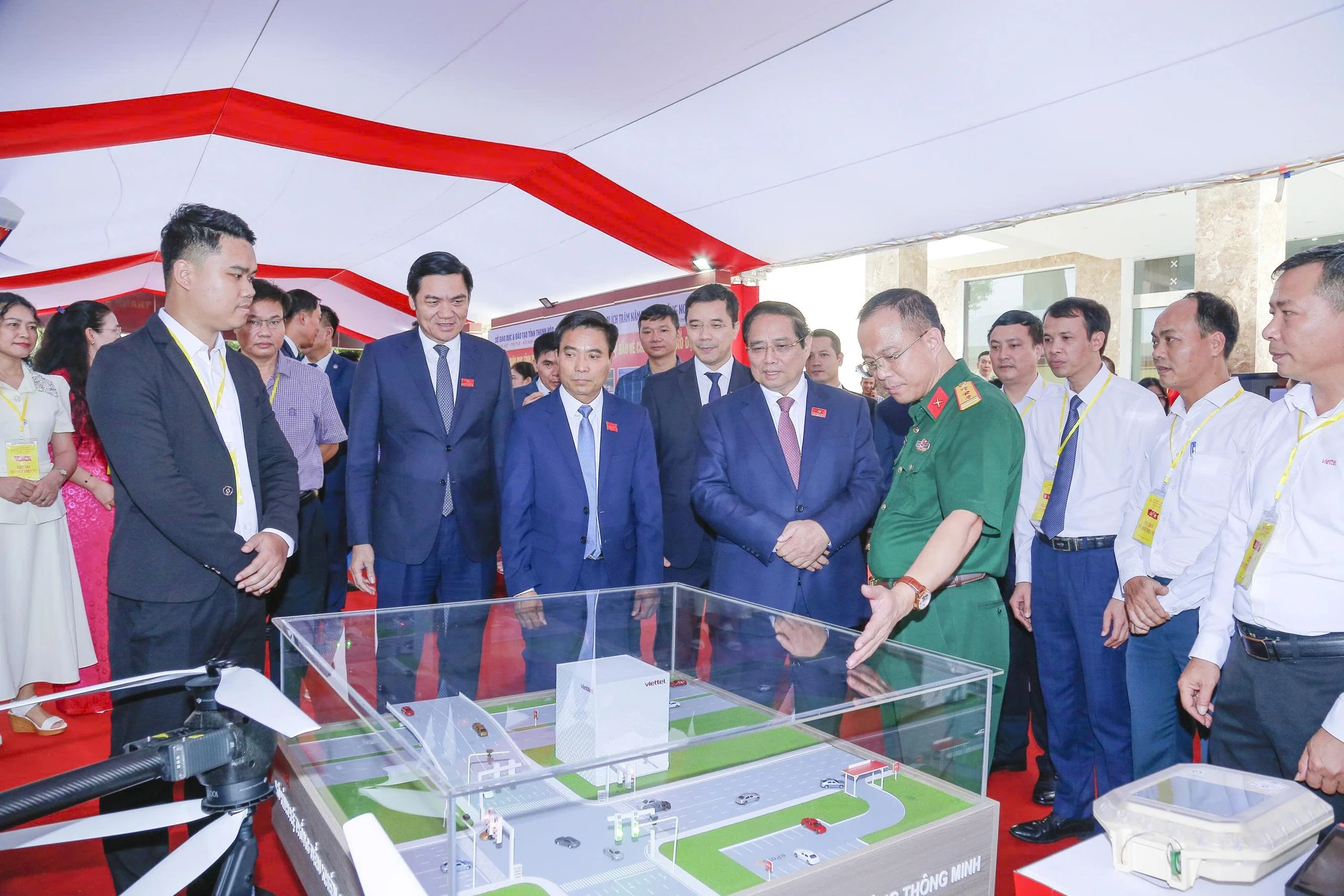 Hướng tới tương lai rạng rỡ!